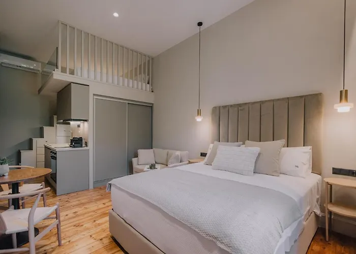 Sanrocco Suites -Corfu Town Luxury Apartments